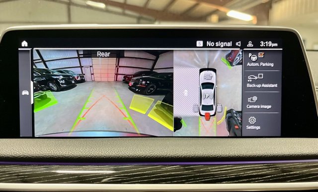 Used 2021 BMW 750i xDrive w/ M Sport Package image 19