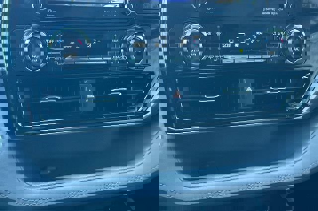 Used 2020 Toyota Highlander LE image 24