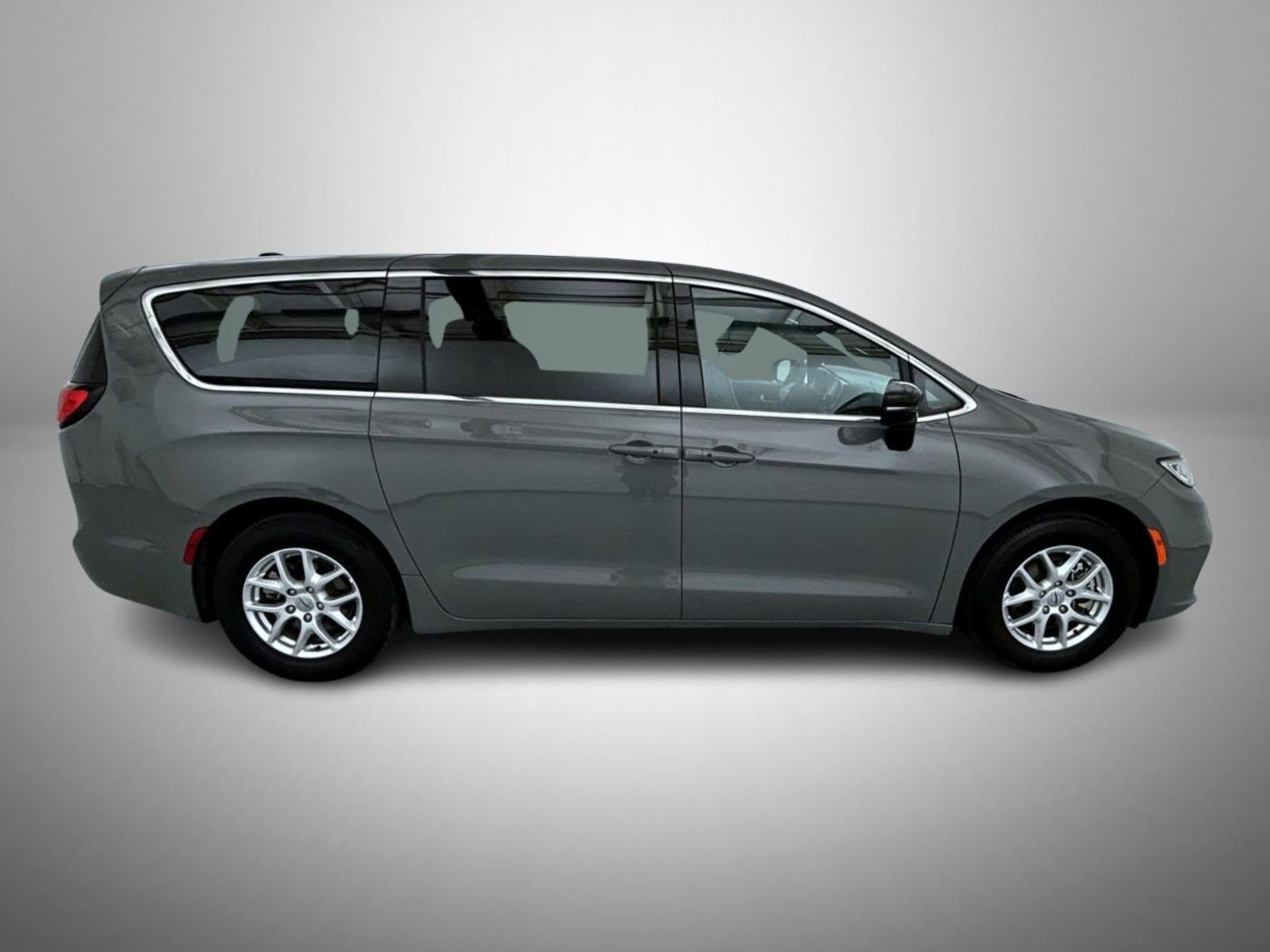 Used 2025 Chrysler Pacifica Select FWD image 4