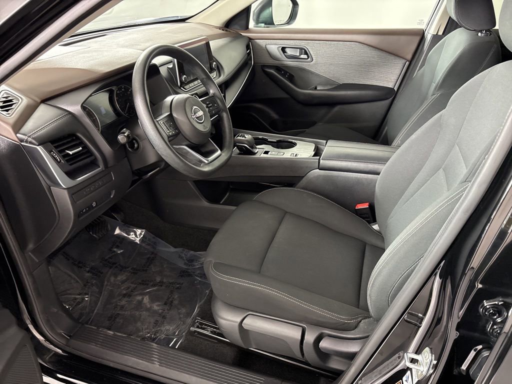 Used 2023 Nissan Rogue S image 21