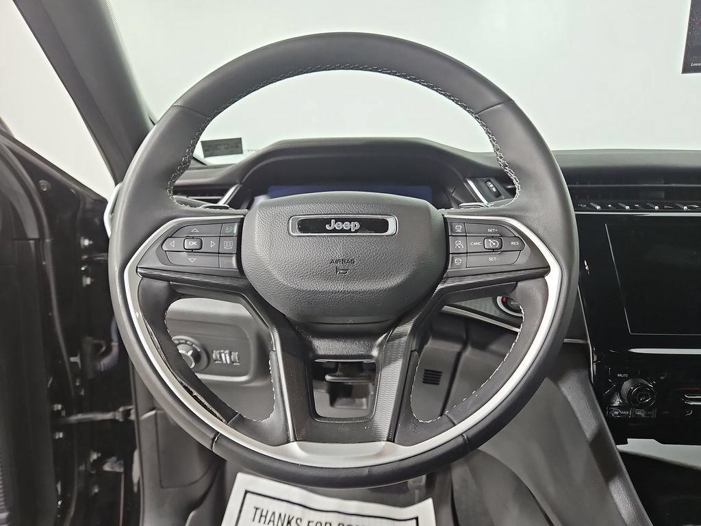 Used 2023 Jeep Grand Cherokee L Laredo AWD/4WD image 15