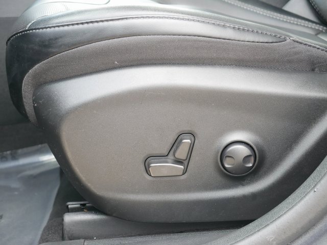 Used 2022 Jeep Cherokee Limited w/ Mopar Interior Package image 13