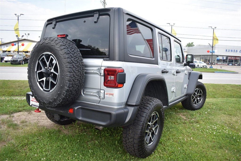 Used 2024 Jeep Wrangler Unlimited Rubicon w/ Technology Group image 8