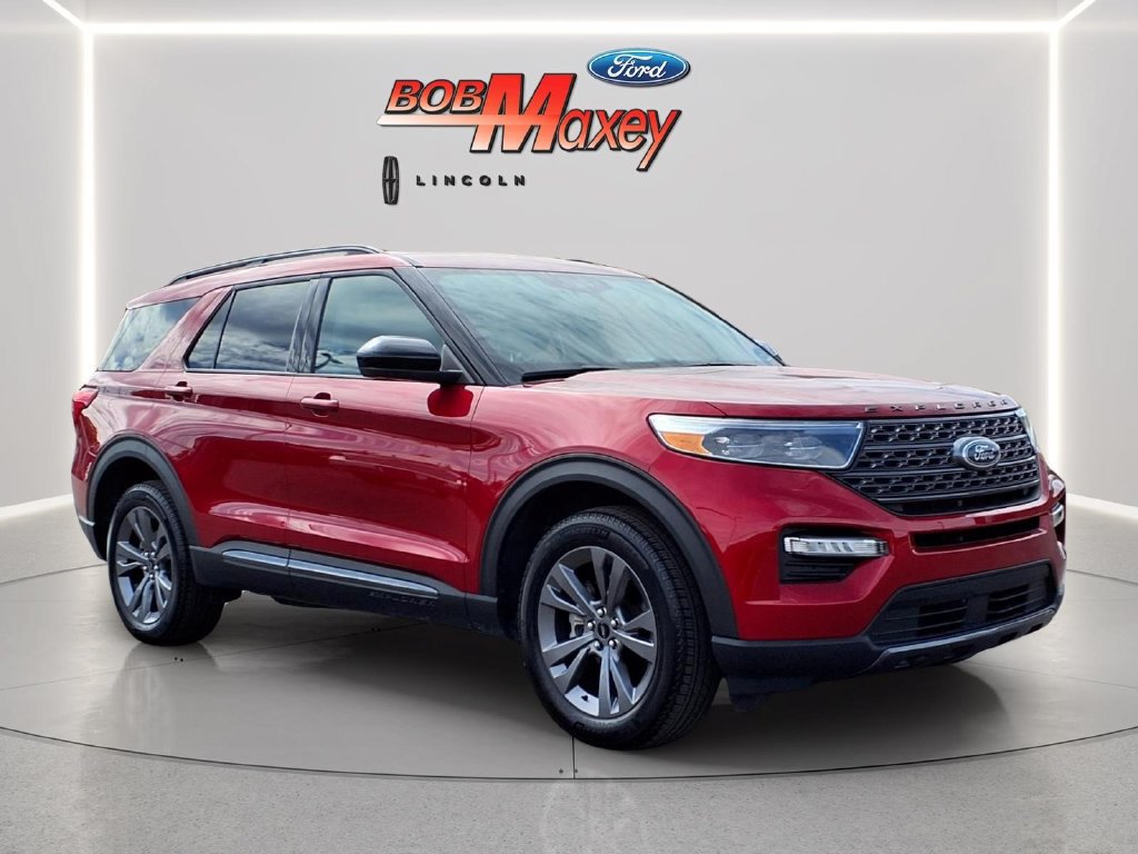 Used 2024 Ford Explorer XLT w/ Equipment Group 202A AWD/4WD image 3