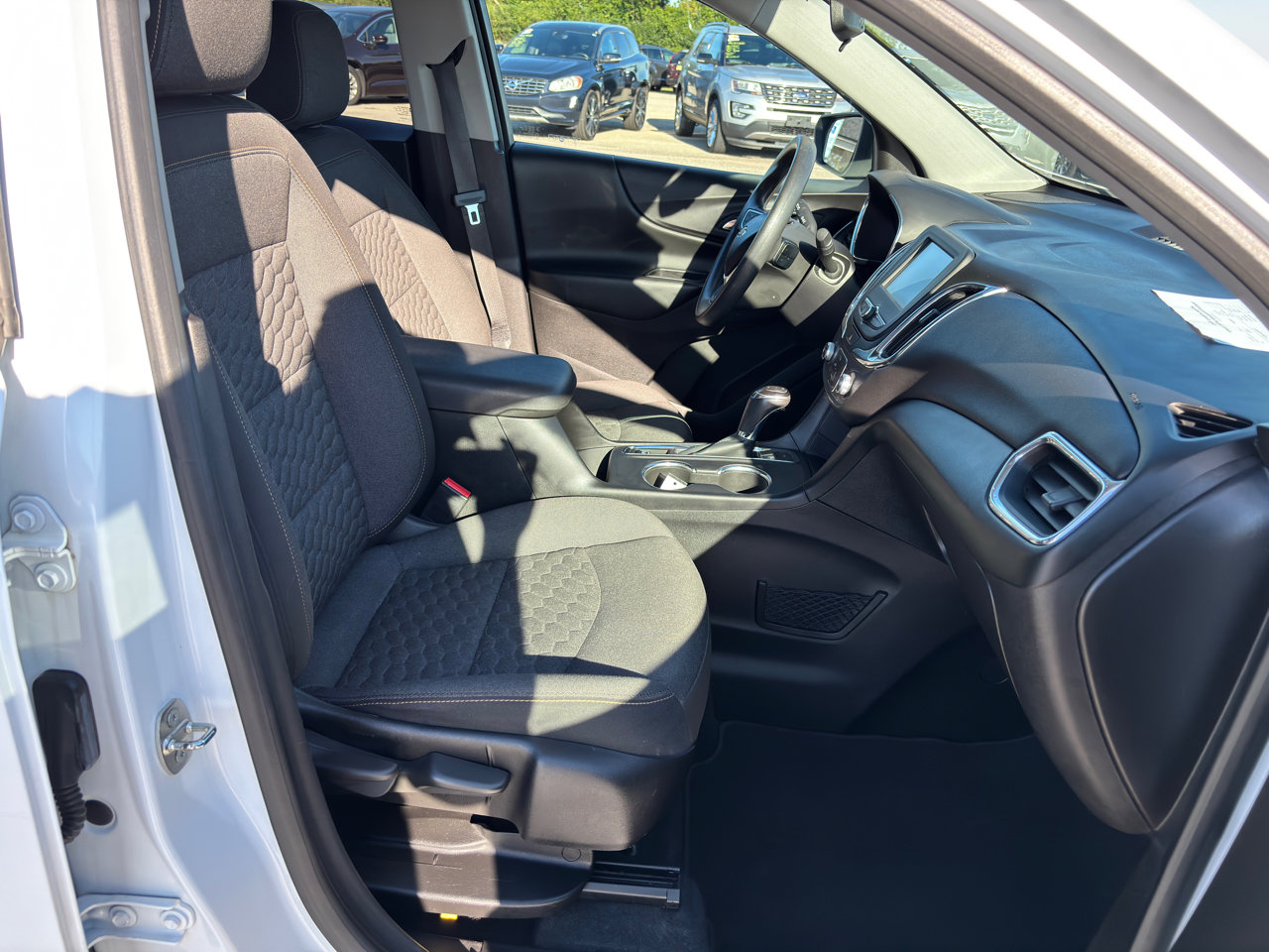Used 2018 Chevrolet Equinox LT image 24
