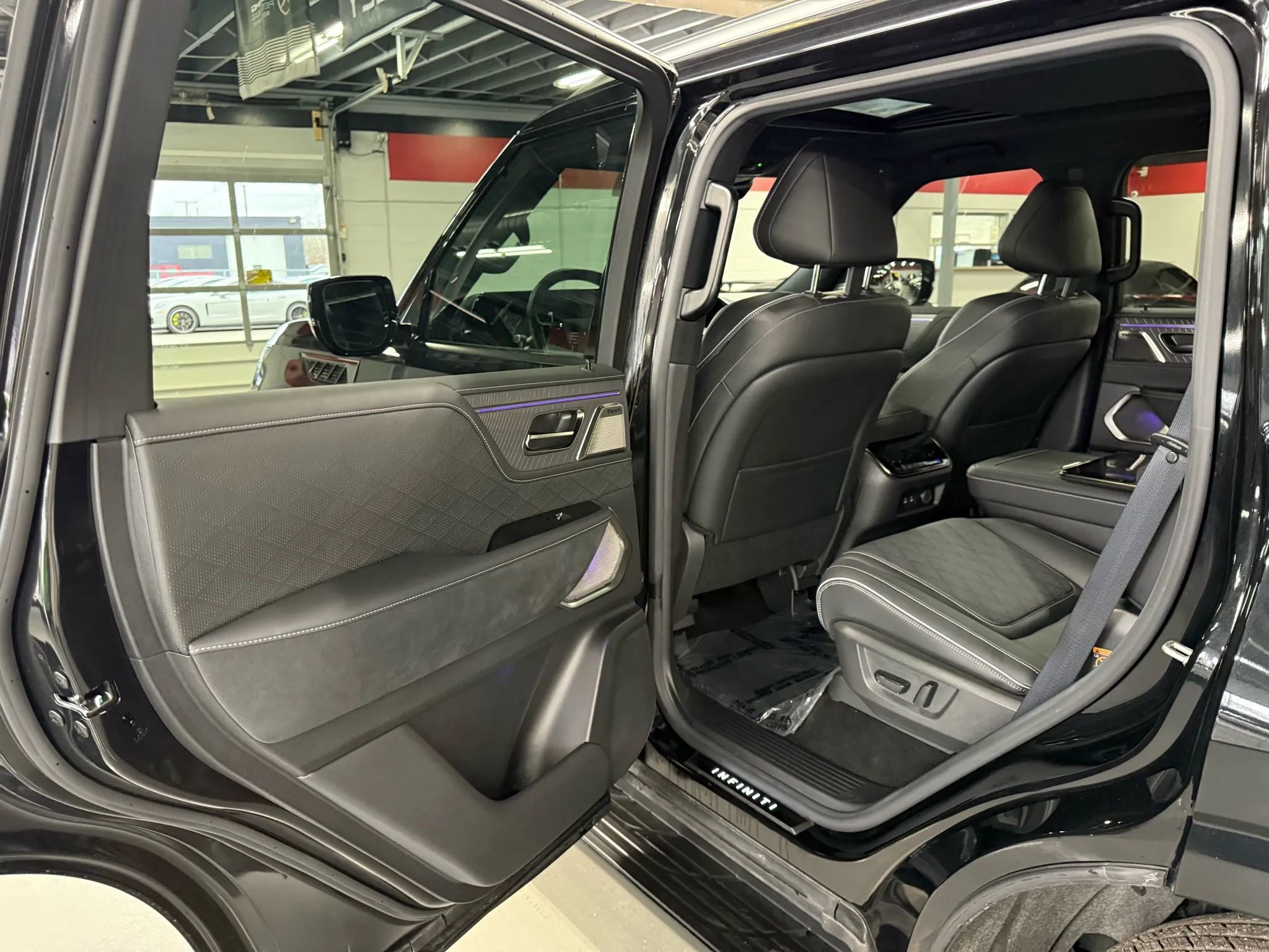 Used 2025 INFINITI QX80 Autograph w/ Premium Cargo Package image 15