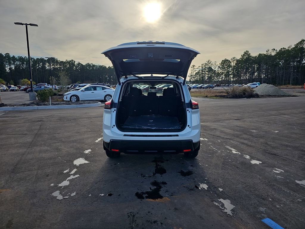 New 2026 Nissan Rogue SV FWD image 15