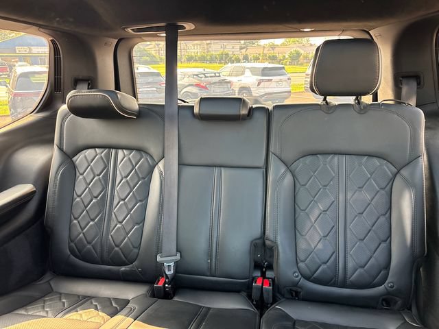 Used 2022 Jeep Grand Wagoneer Series III AWD/4WD image 9