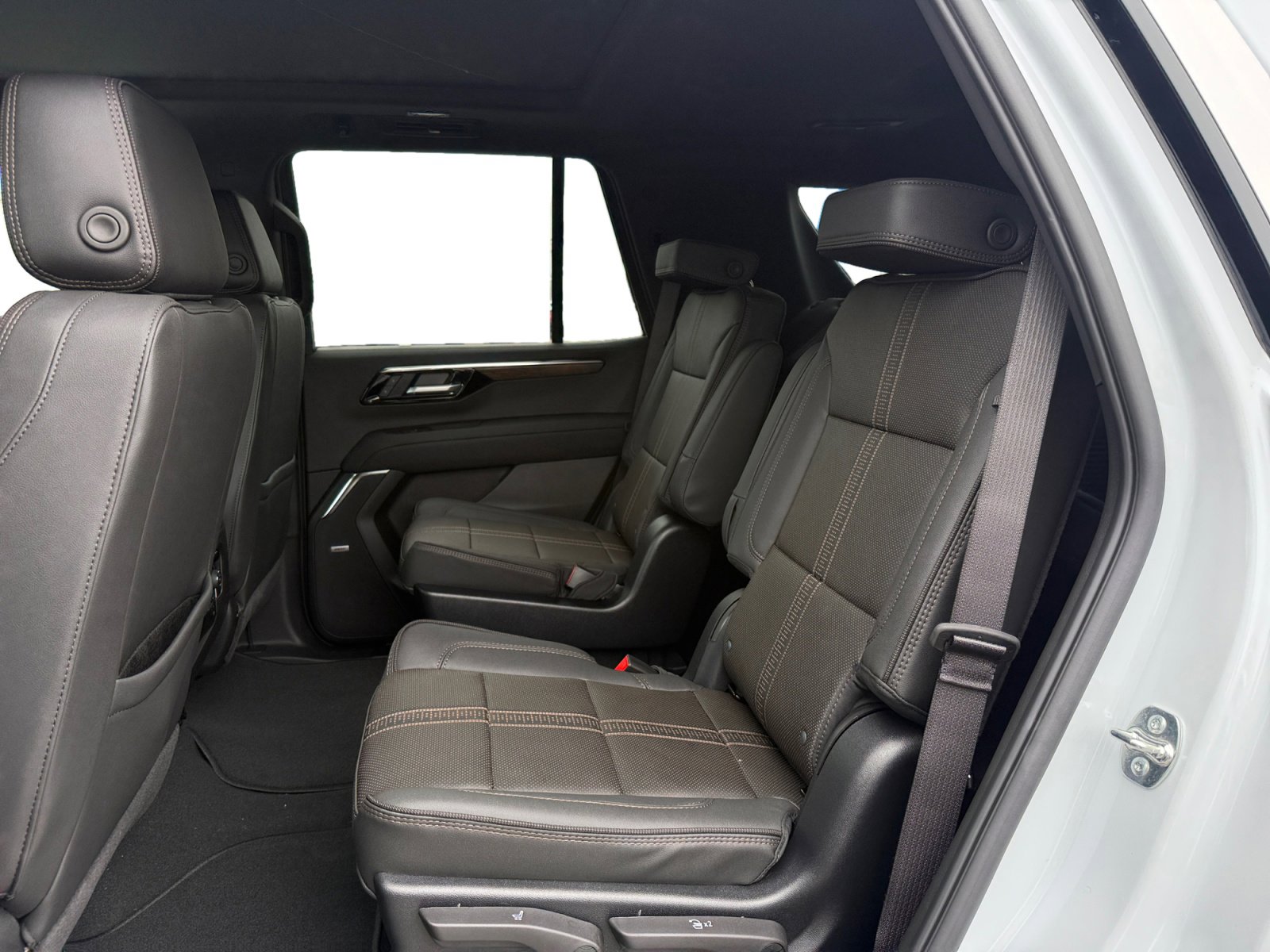 New 2026 Chevrolet Tahoe High Country AWD/4WD image 16