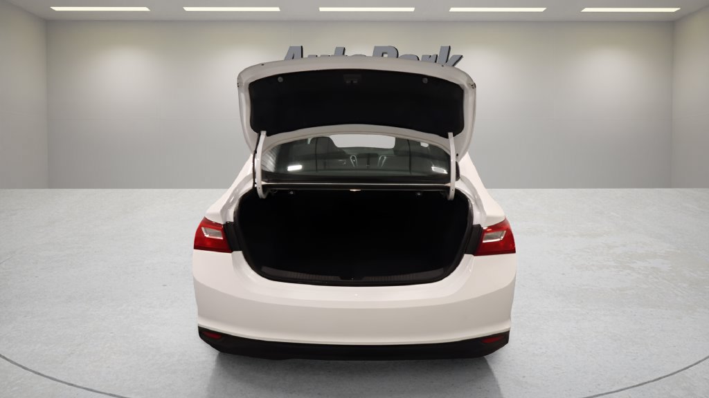 Used 2023 Chevrolet Malibu LS FWD image 13