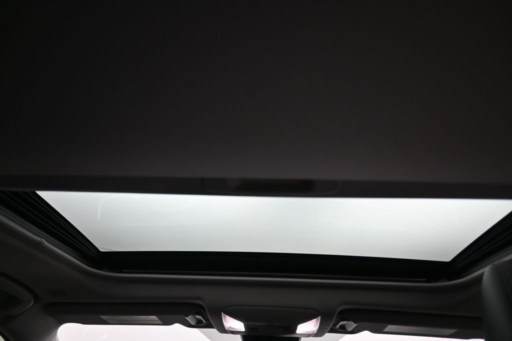 Used 2023 Toyota RAV4 Limited FWD image 41