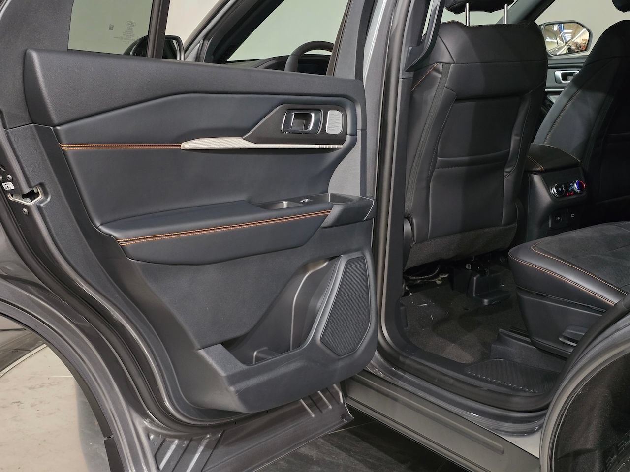 New 2026 Ford Explorer Tremor w/ Tremor Ultimate Package AWD/4WD image 36