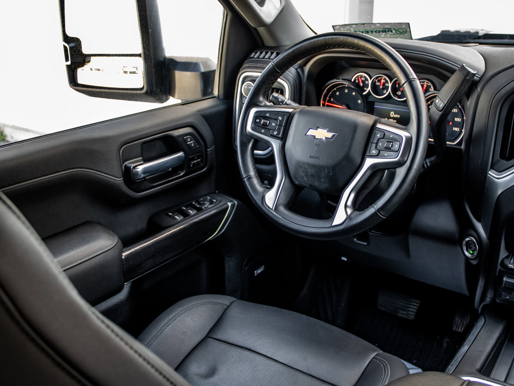Used 2023 Chevrolet Silverado 2500 LTZ AWD/4WD image 39