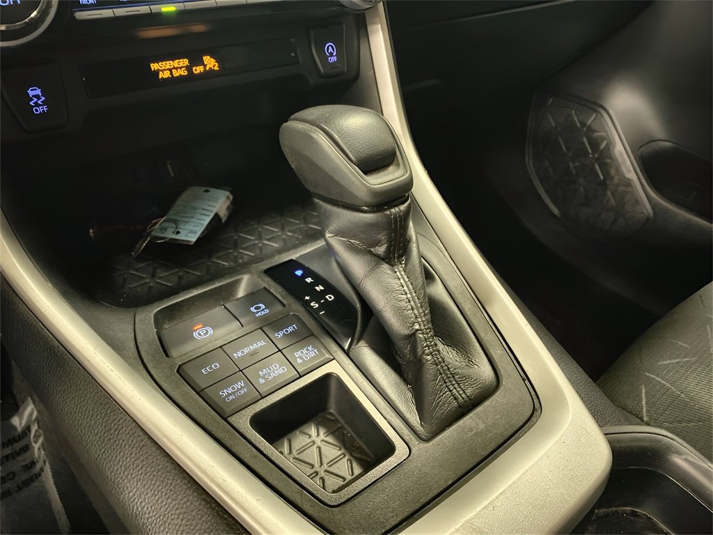 Used 2021 Toyota RAV4 XLE image 13