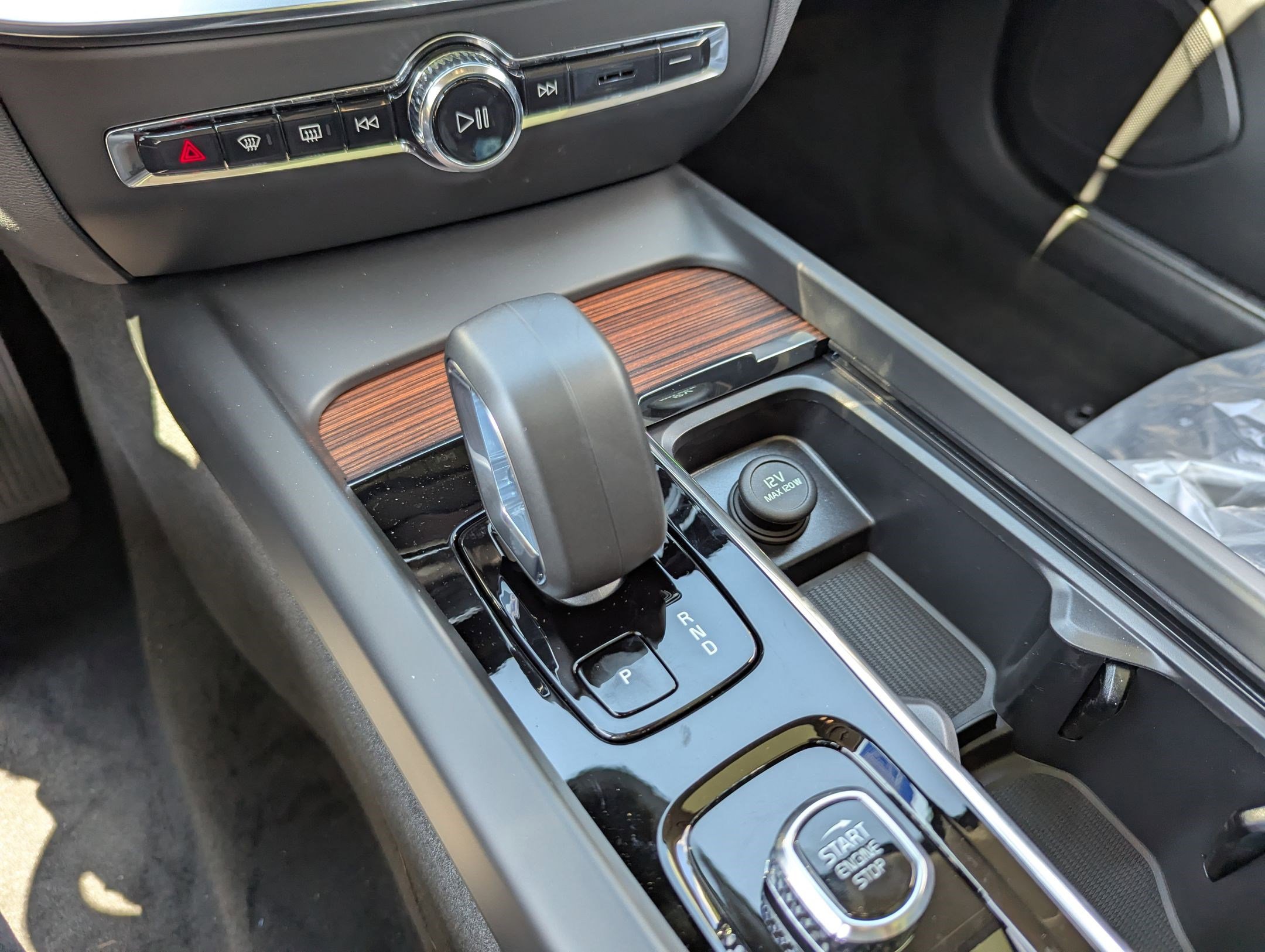 New 2026 Volvo V60 B5 Cross Country Plus w/ Protection Package Premier image 16