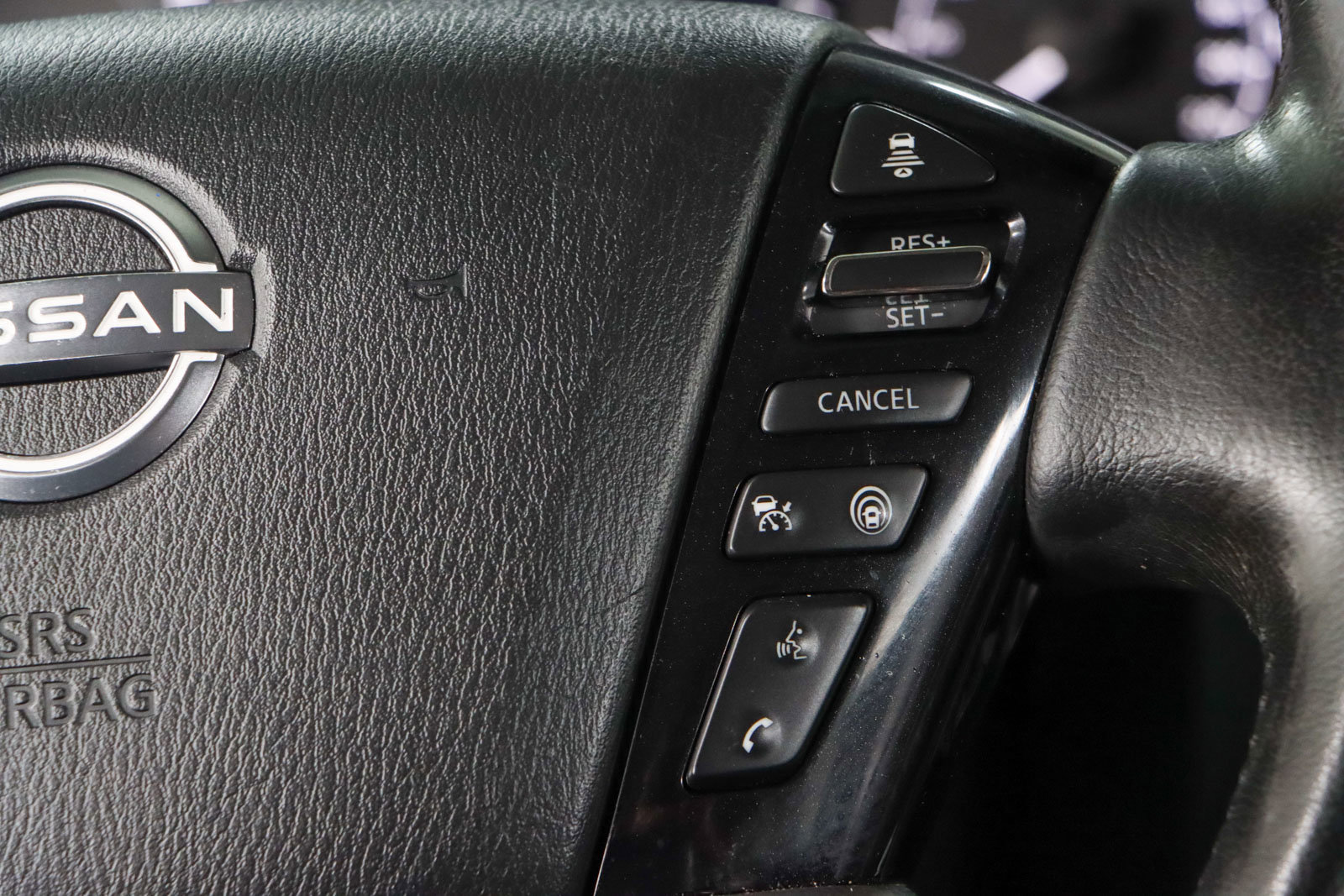 Used 2022 Nissan Armada SL w/ Captain's Chairs Package image 15