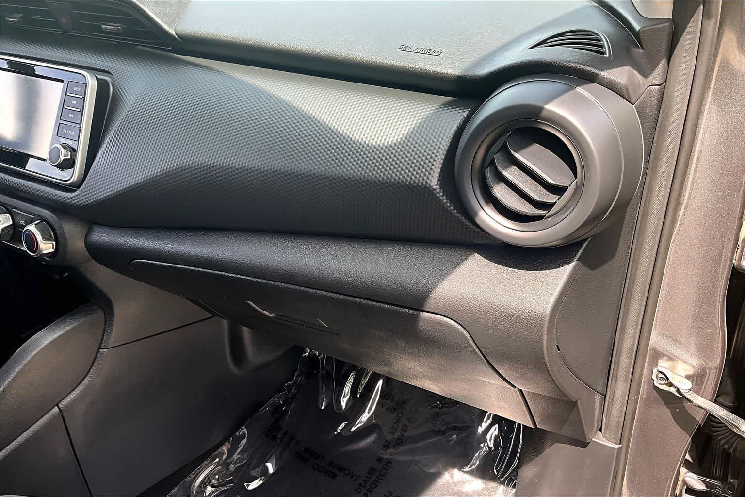 Used 2021 Nissan Kicks S FWD image 19