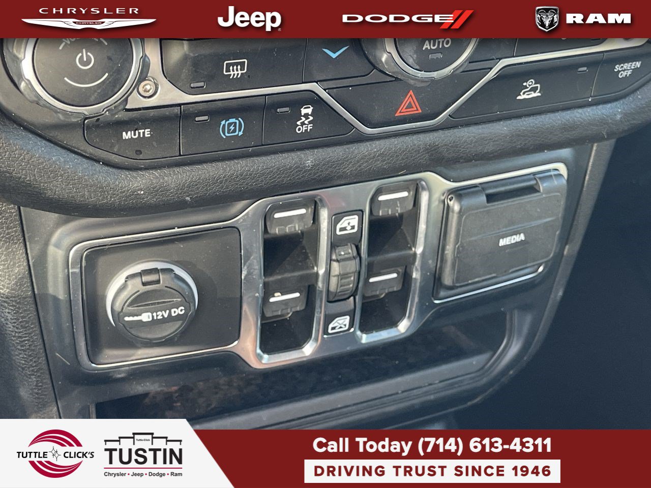 Used 2024 Jeep Wrangler Unlimited AWD/4WD image 22
