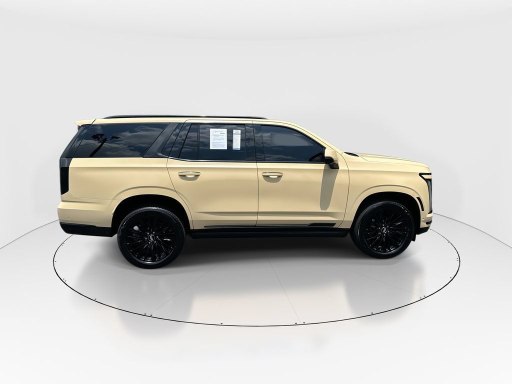 Used 2025 Cadillac Escalade Premium Luxury AWD/4WD image 9