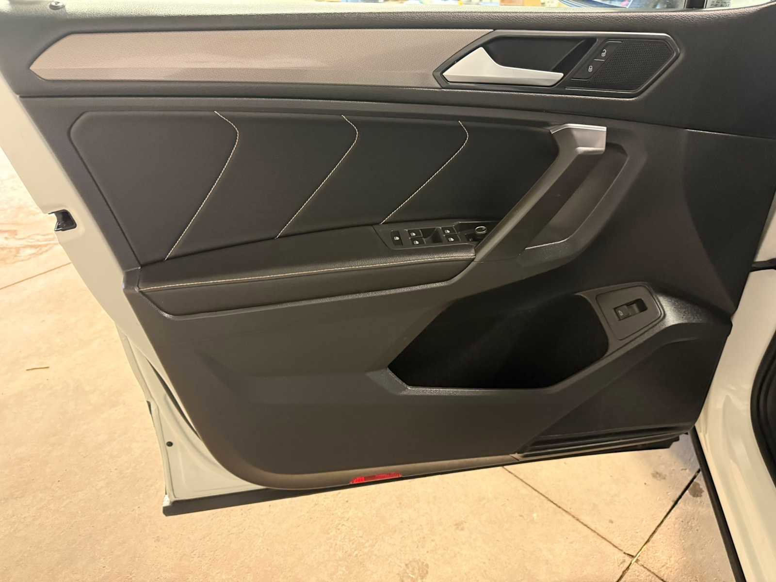 Certified 2022 Volkswagen Tiguan SE FWD image 20