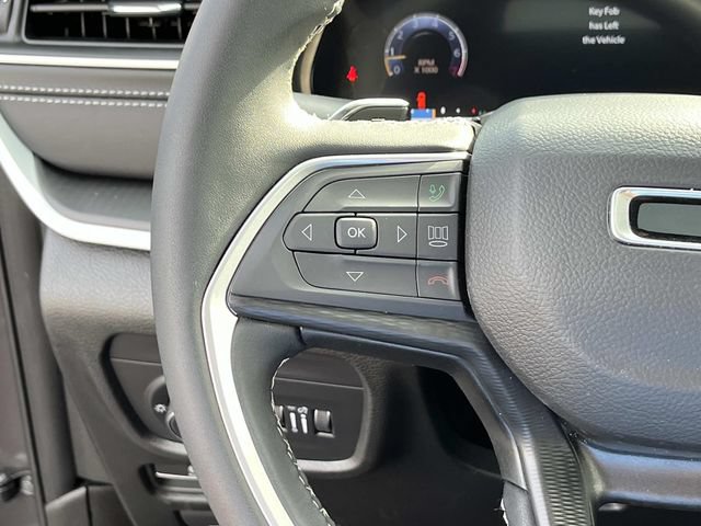 Used 2025 Jeep Grand Cherokee Laredo X AWD/4WD image 29