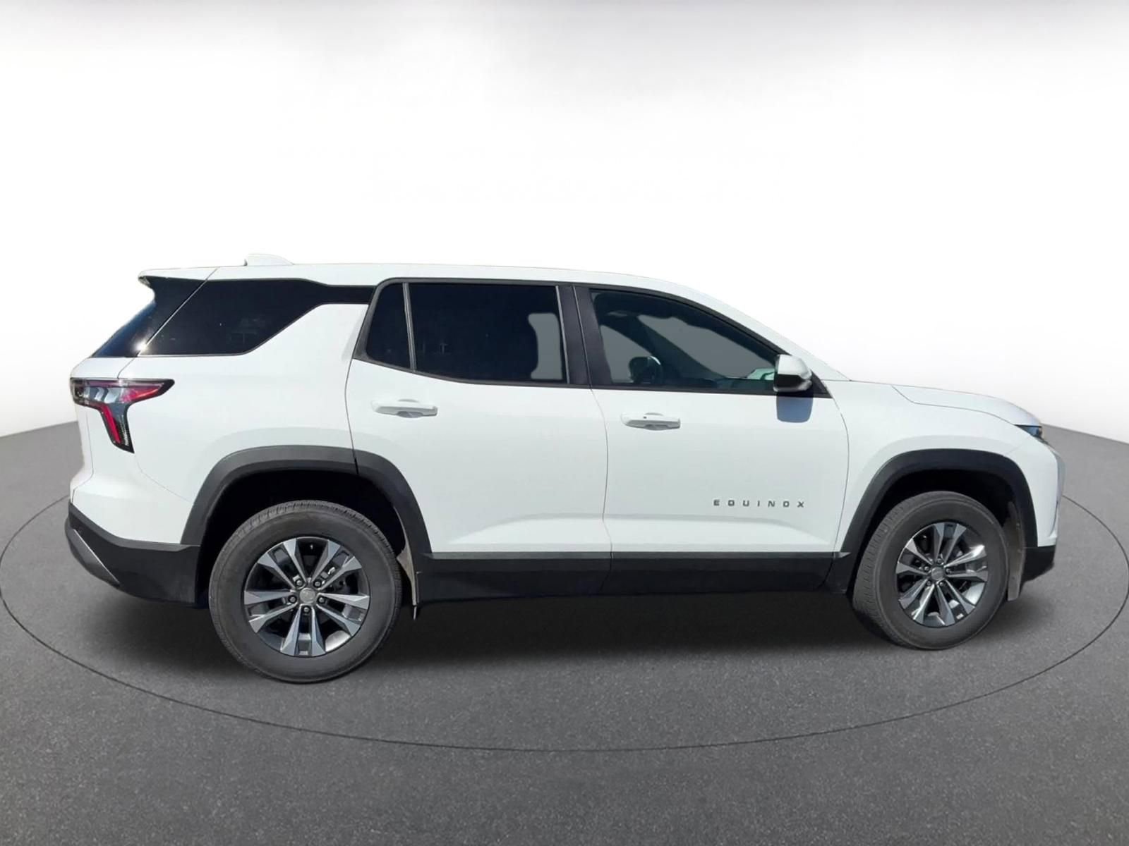 Used 2025 Chevrolet Equinox LT FWD image 15