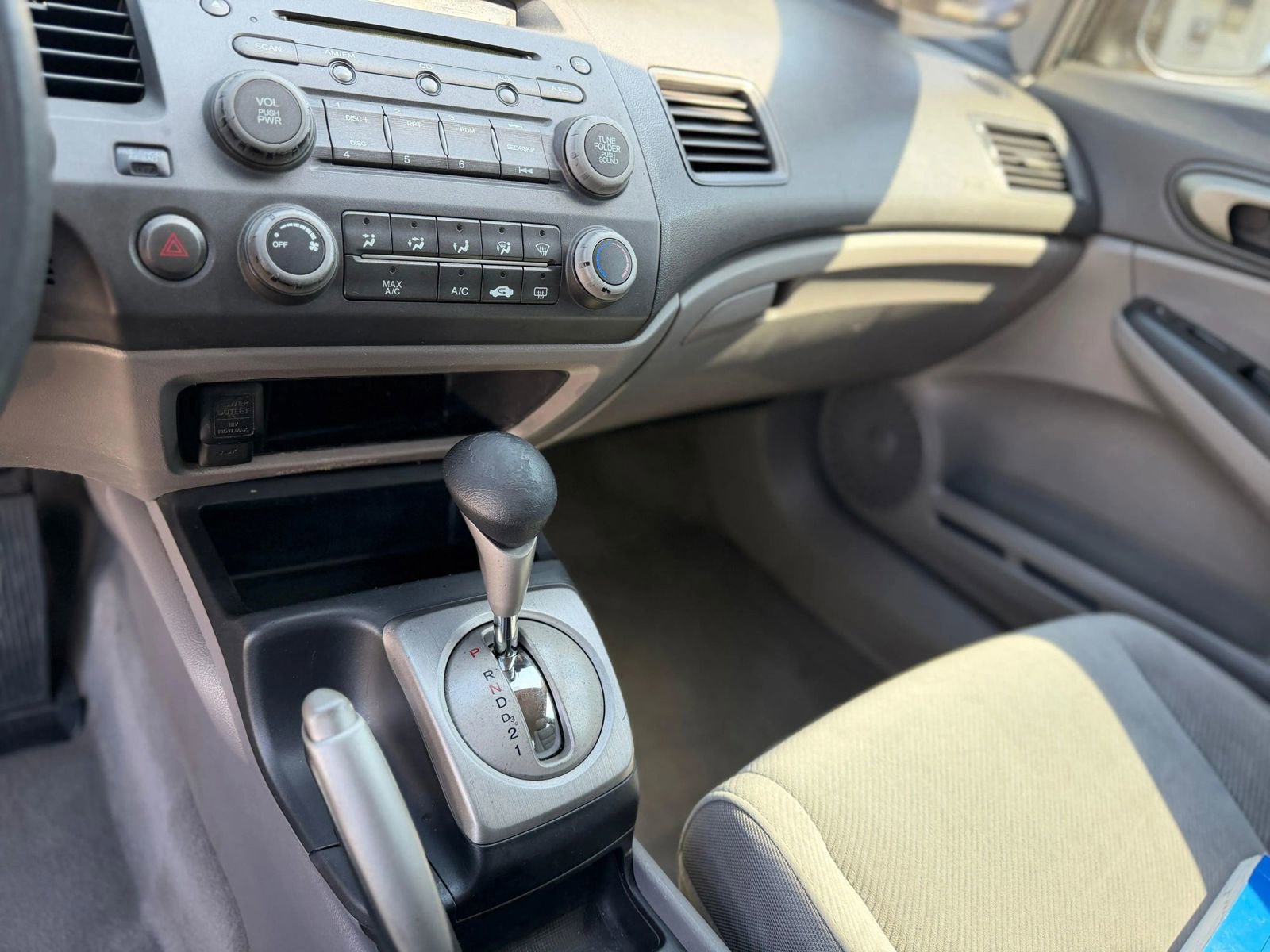 Used 2010 Honda Civic LX image 6