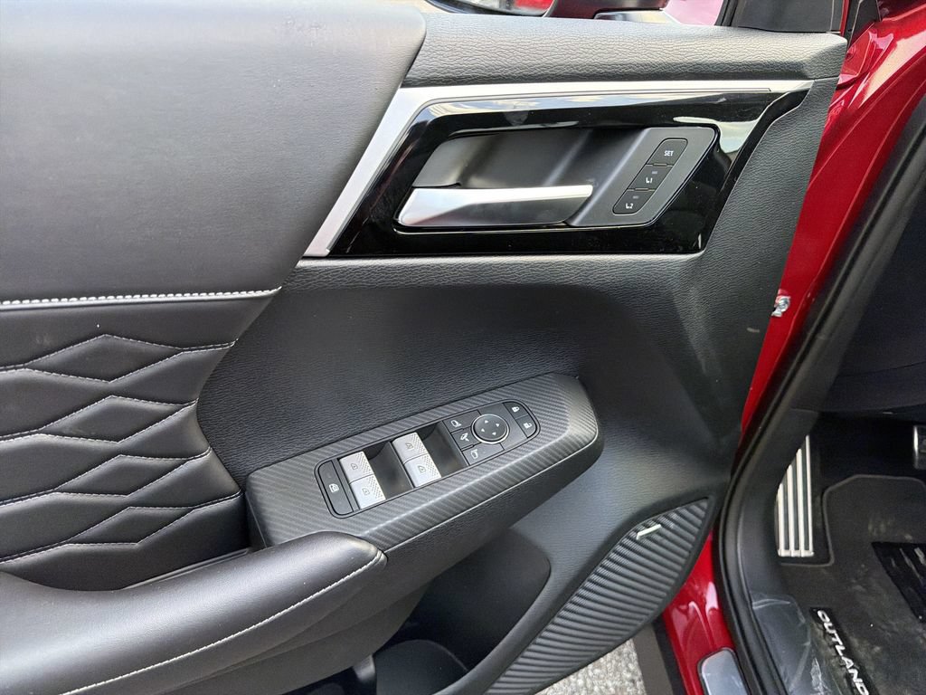New 2026 Mitsubishi Outlander SEL AWD/4WD image 16