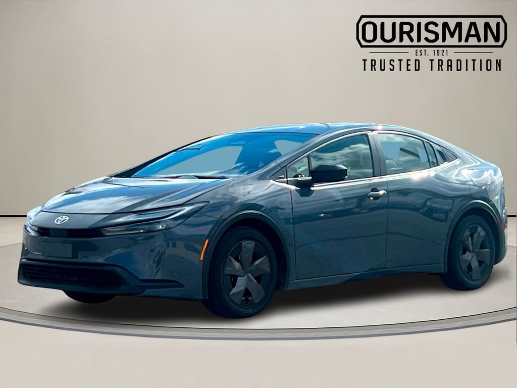 Used 2024 Toyota Prius LE image 2