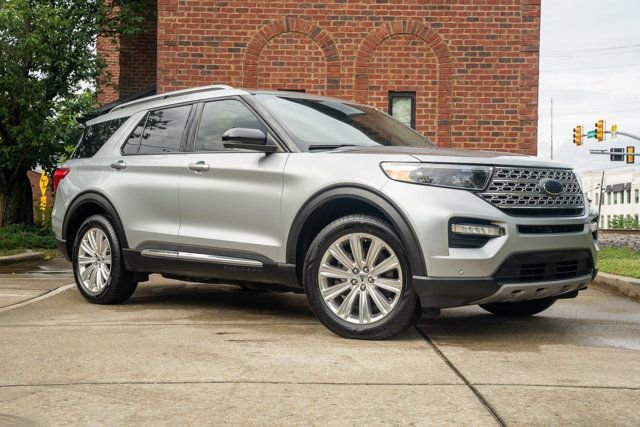 Used 2021 Ford Explorer Limited w/ Hybrid Equipment Group 310A AWD/4WD image 3