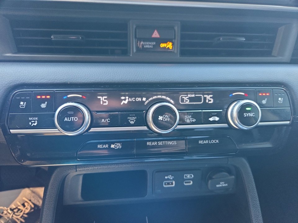 Used 2025 Honda Pilot Elite image 18