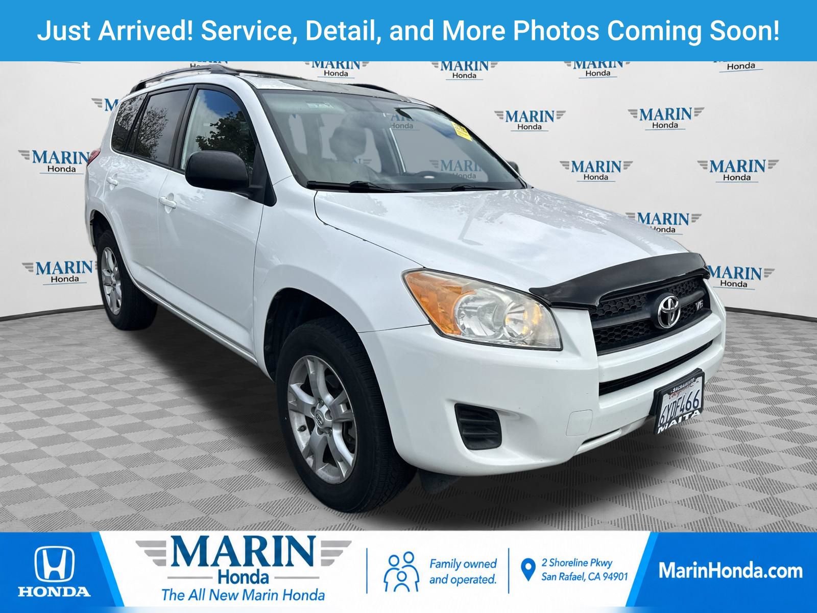 Used 2012 Toyota RAV4 4WD V6 w/ Upgrade Value Pkg image 1
