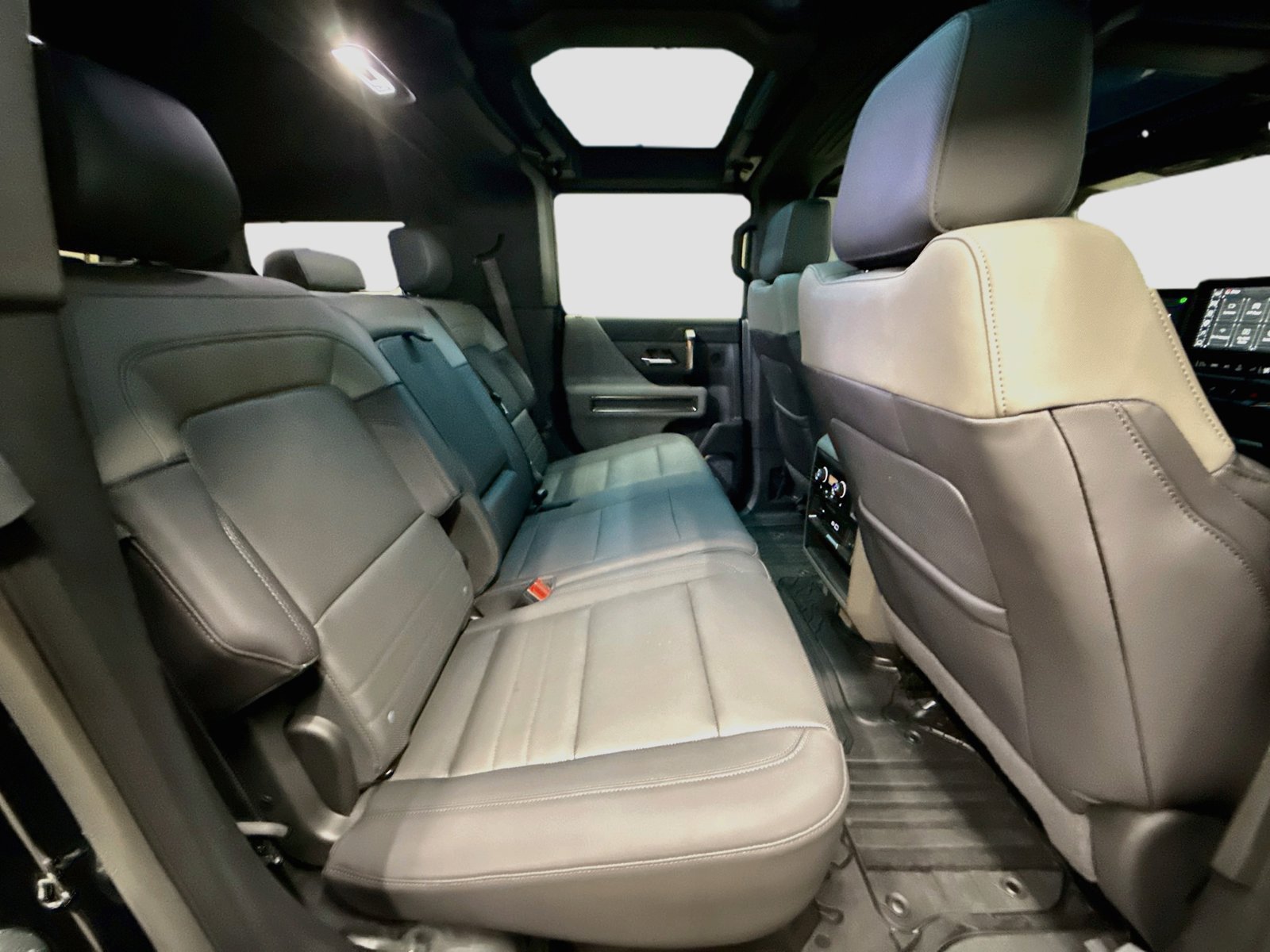 Used 2024 GMC Hummer EV 3X AWD/4WD image 31