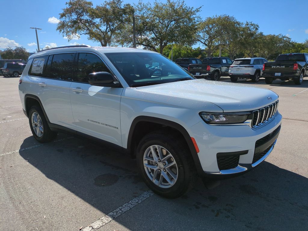 New 2025 Jeep Grand Cherokee L Laredo image 2