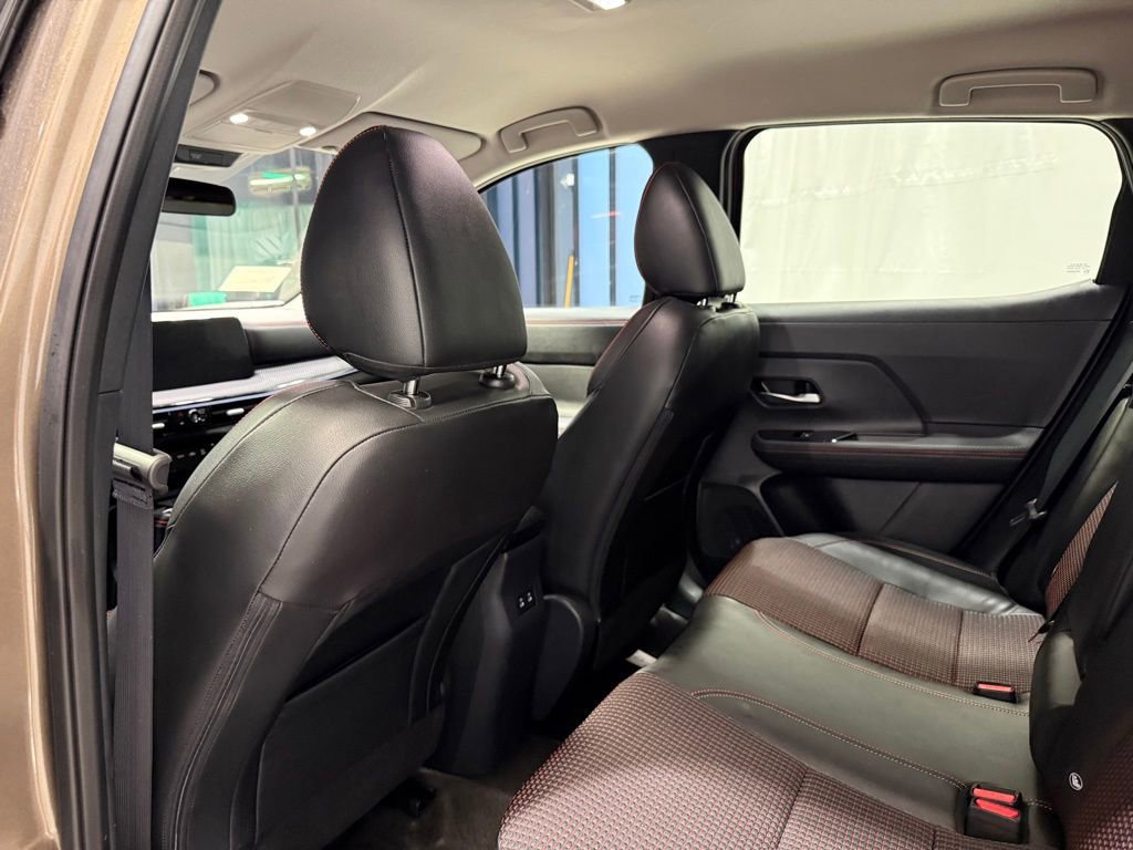 Certified 2025 Nissan Kicks SR image 18