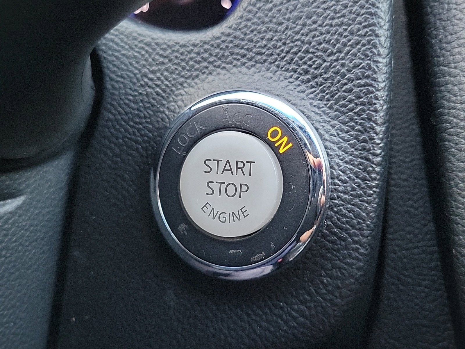 Used 2015 INFINITI Q40 w/ Moonroof Package image 28