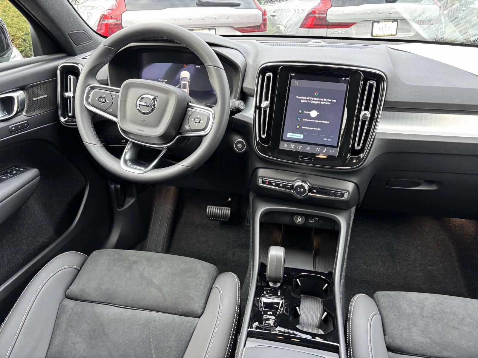 New 2026 Volvo XC40 B5 Ultra w/ Protection Package Premier AWD/4WD image 29