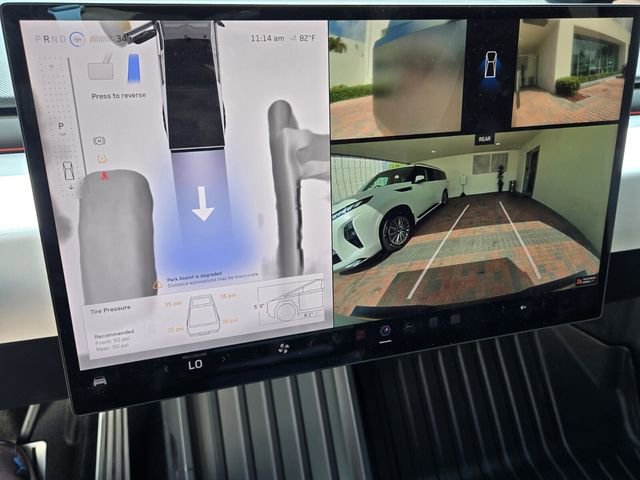 Used 2024 Tesla Cybertruck AWD Crew Cab image 21