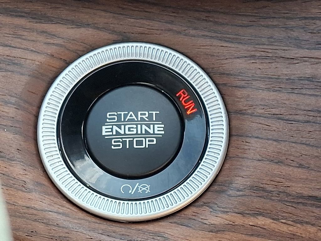 Used 2023 Jeep Grand Cherokee L Summit w/ Luxury Tech Group V image 32