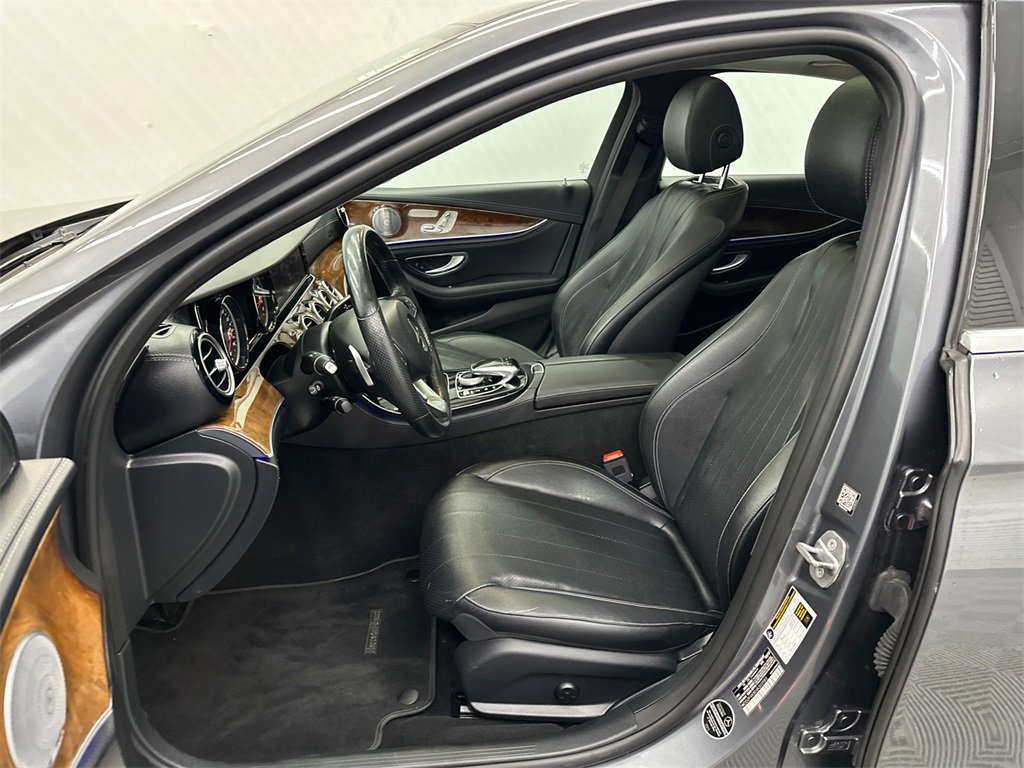 Used 2018 Mercedes-Benz E 300 4MATIC image 9