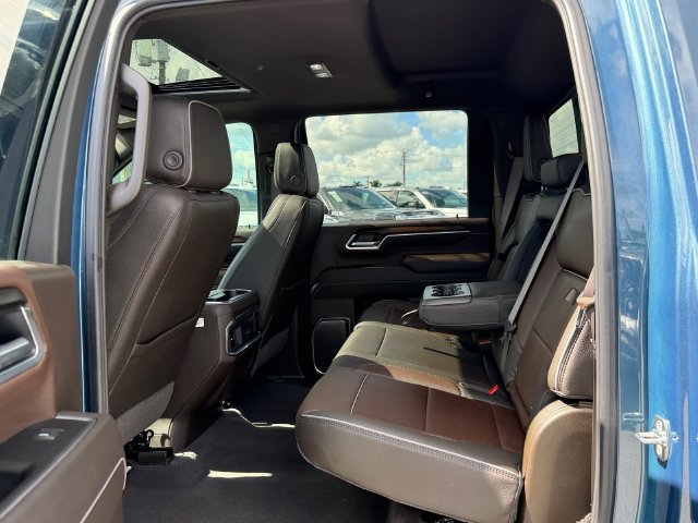 New 2026 GMC Sierra 3500 Denali w/ Denali Reserve Package AWD/4WD image 11