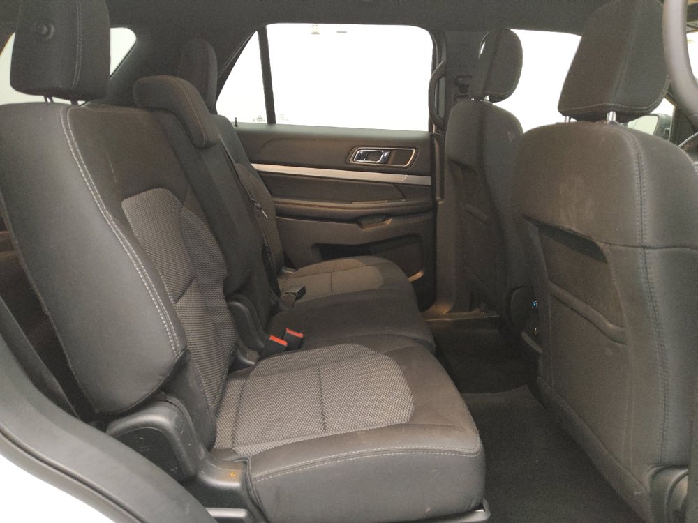 Used 2018 Ford Explorer XLT FWD image 19