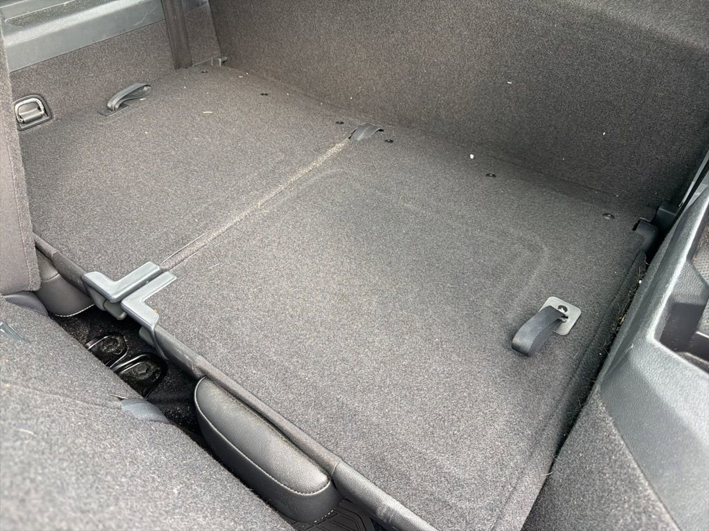 Used 2022 Volkswagen Tiguan SE R-Line image 16