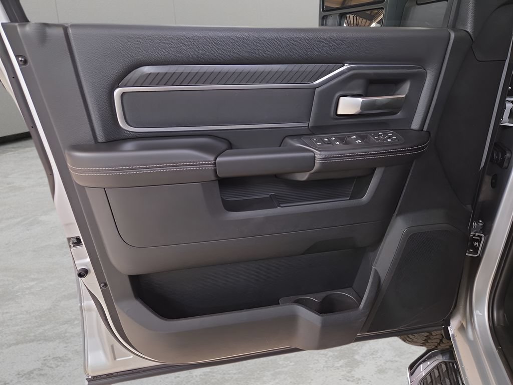 New 2026 RAM 2500 Big Horn AWD/4WD image 11