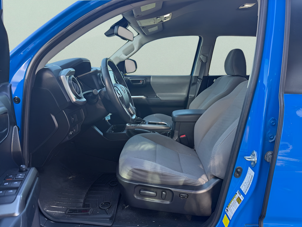 Used 2021 Toyota Tacoma SR5 RWD image 10