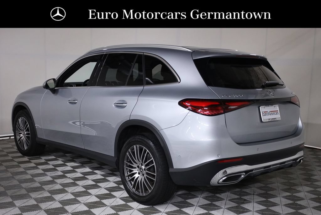 Used 2024 Mercedes-Benz GLC 300 4MATIC image 4