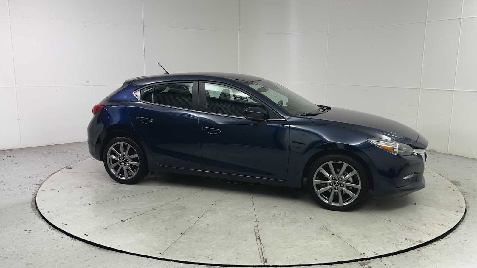 Used 2018 MAZDA MAZDA3 Touring image 8