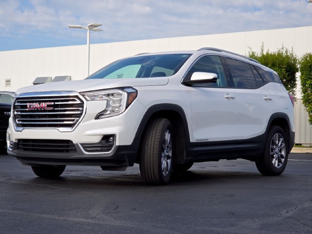 Used 2024 GMC Terrain SLT w/ Infotainment Package II AWD/4WD image 14