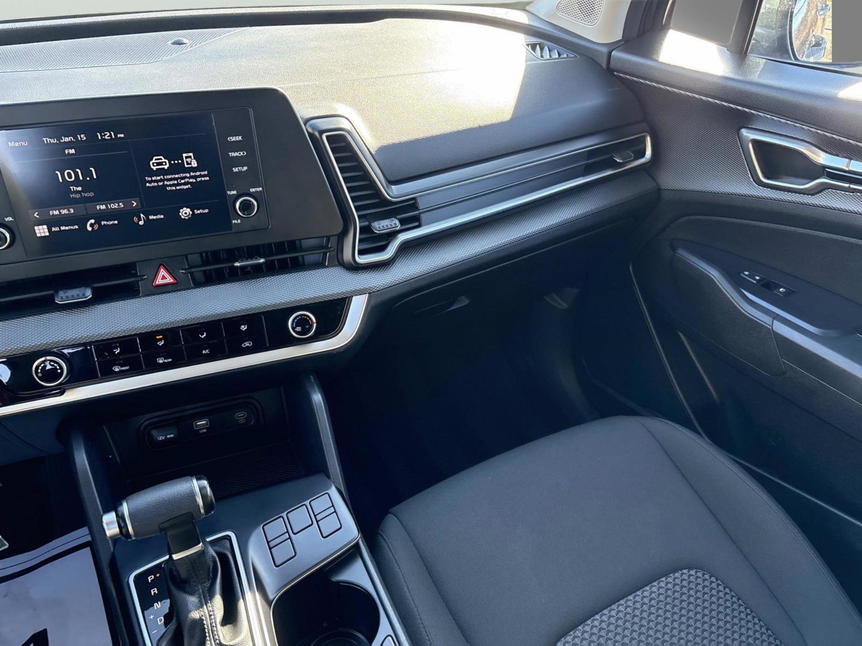 Used 2024 Kia Sportage LX image 14