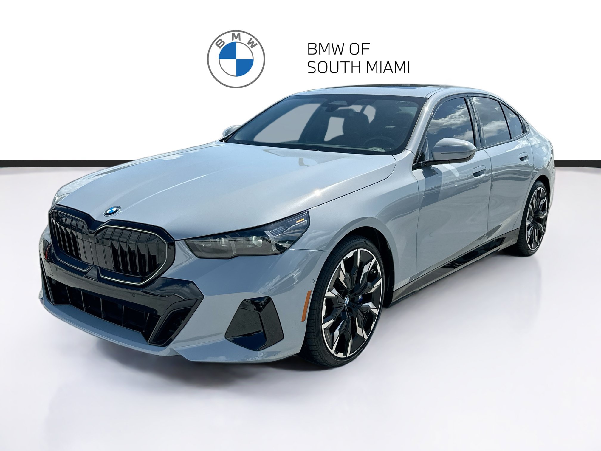 Used 2025 BMW 530i w/ M Sport Package RWD image 3